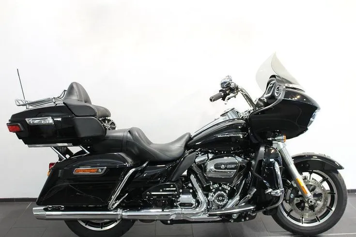 Harley-Davidson FLTRU  Image 1